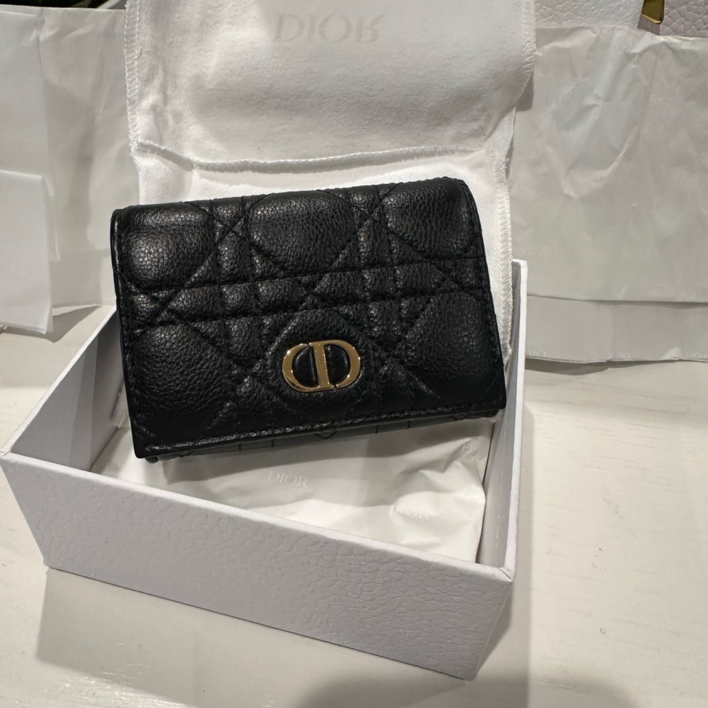 Dior medium wallet